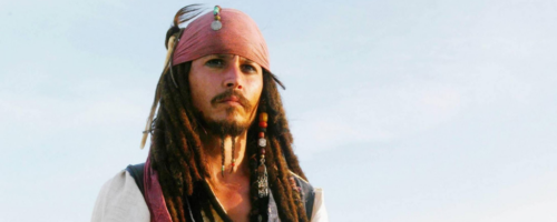 Pirat, fascynujący buntownik. Johnny Depp jako kapitan Jack Sparrow / Archives du 7e Art / BE&W