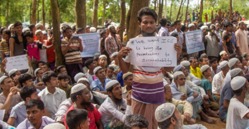 Manifestacja ludności Rohindża w piątą rocznicę ich masowej migracji z Birmy do Bangladeszu. Musieli uciekać przed represjami potęgowanymi przez media społecznościowe pomagające w szerzeniu mowy nienawiści, Cox Bazar, Bangladesz, 25 sierpnia 2022 r. fot. Monirul Alam / EPA / PAP
