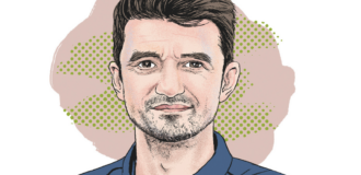 Ilustracja przedstawiająca dziennikarza Adriana Bąka
